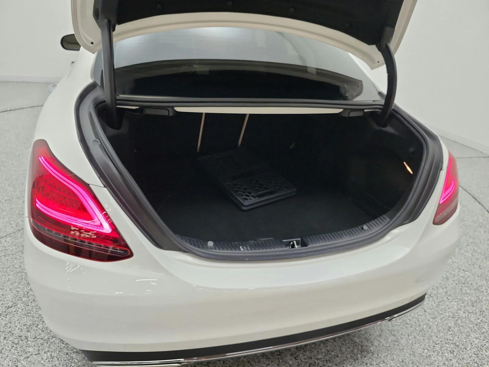 Used 2021 Polar White Mercedes-Benz C 300 Sedan image 21