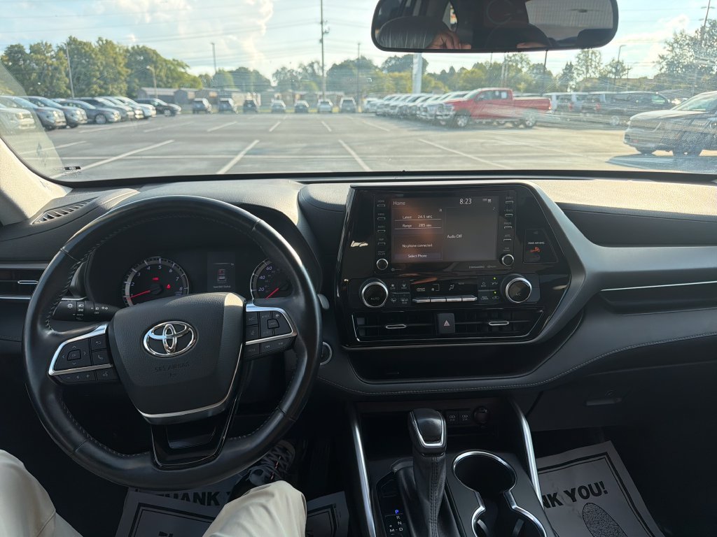 Used 2021 White Toyota LE image 9