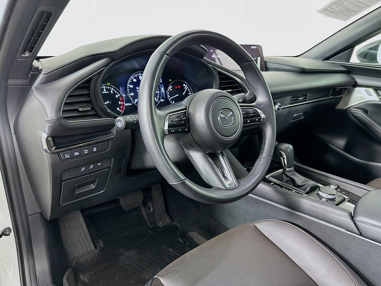 Certified Used 2025 Snowflake White Pearl Mazda 2.5 Turbo Premium Plus Package image 9