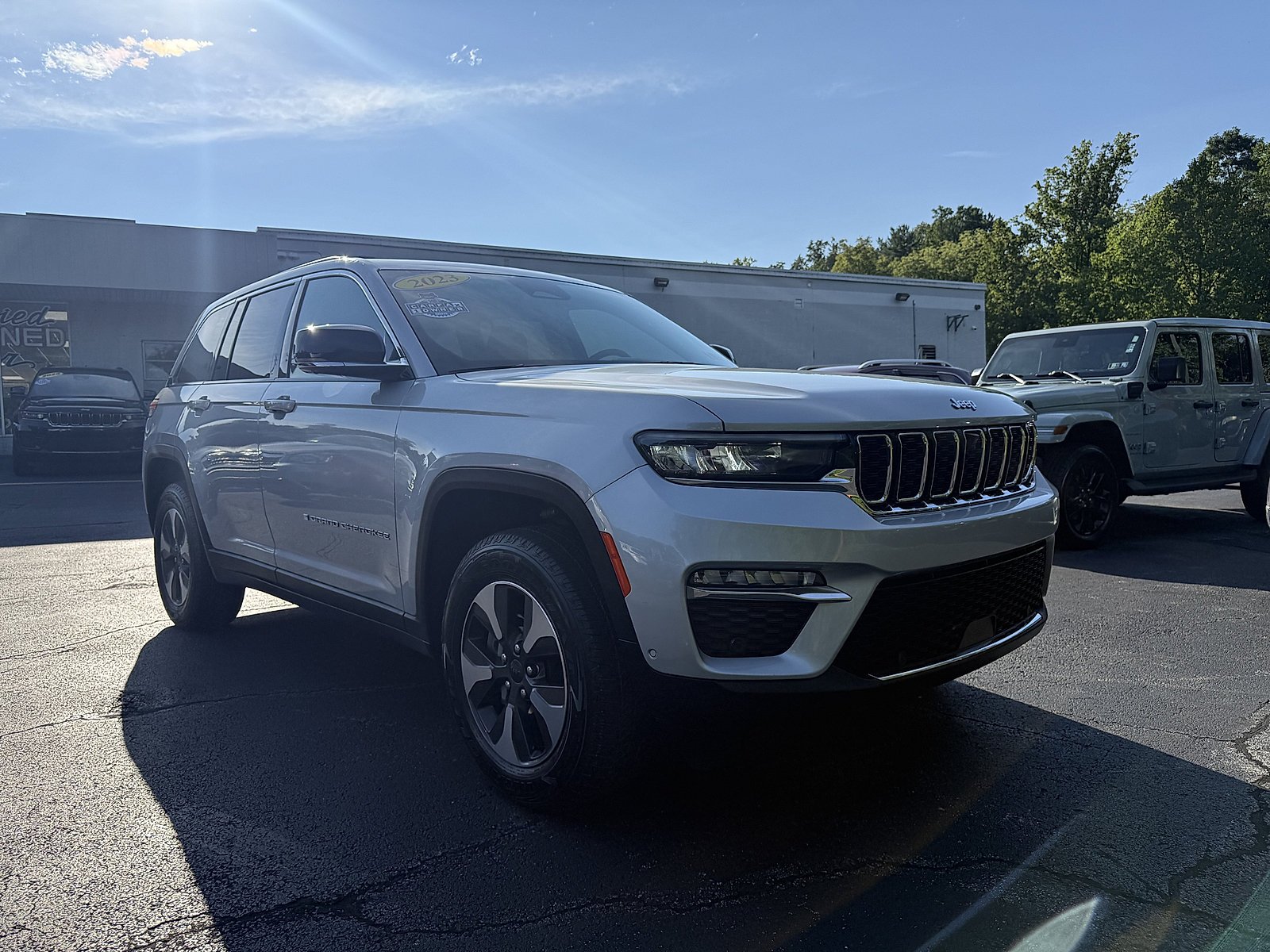 Used 2023 Silver Zynith Jeep BASE image 7