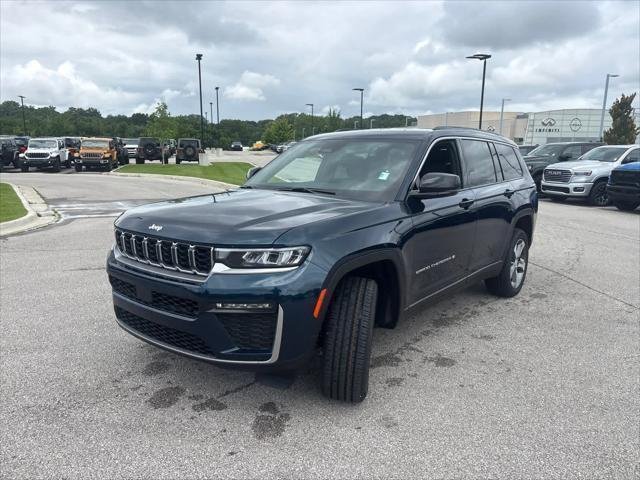 New 2026 Fathom Blue Pearl-Coat Exterior Paint Jeep Limited image 5
