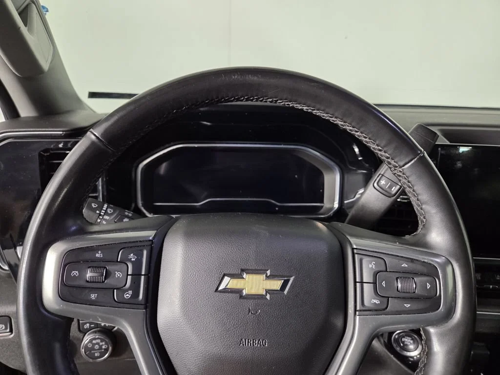 Used 2025 Black Chevrolet LTZ image 17