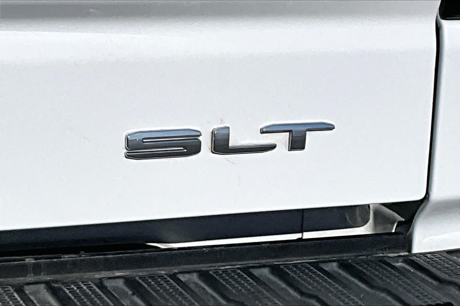 Used 2021 Summit White GMC SLT image 10