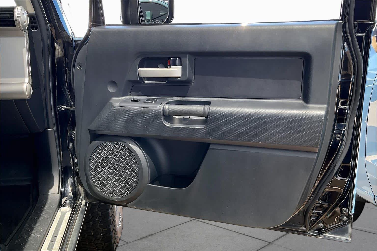 Used 2011 Cavalry Blue Toyota  image 19