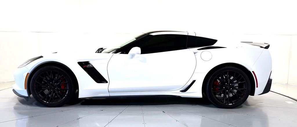 Used 2019 White Chevrolet Z06 image 7