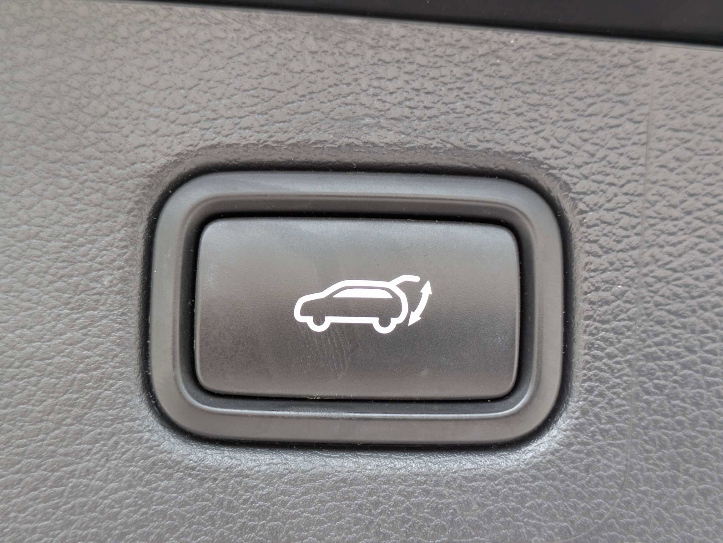 Used 2018 Black Noir Pearl Hyundai Limited image 14