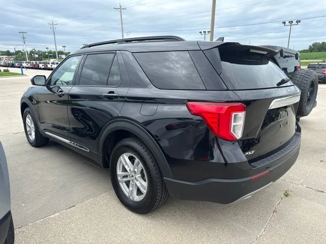 Used 2023 Black Ford XLT image 3