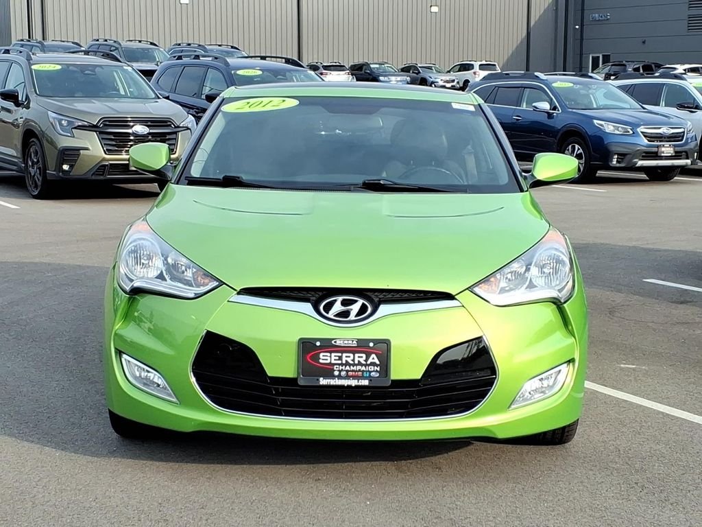 Used 2012 Electrolyte Green Hyundai Base image 15