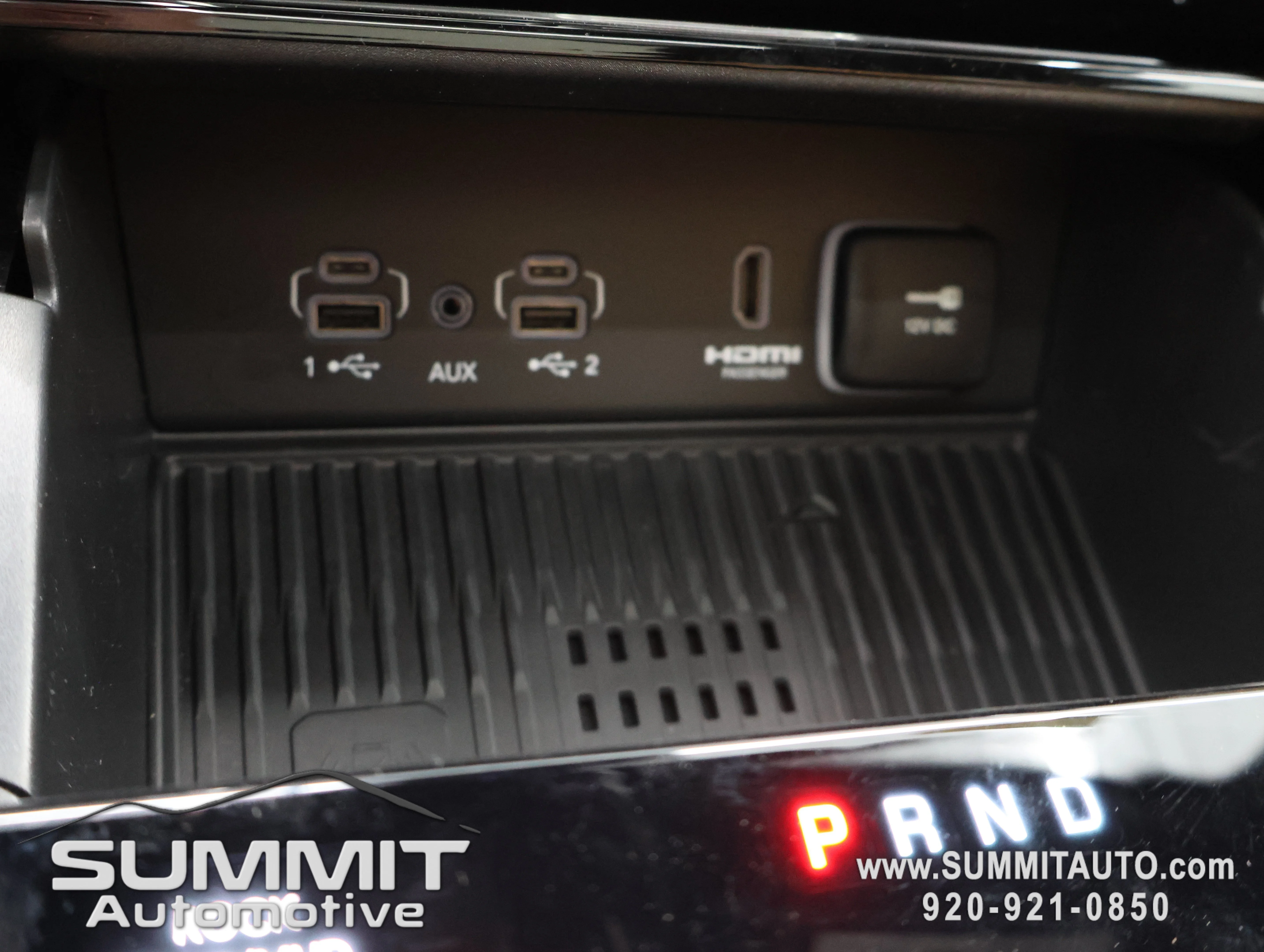 New 2026 Diamond Black Crystal Pearl-Coat Exterior Paint Jeep Summit image 58