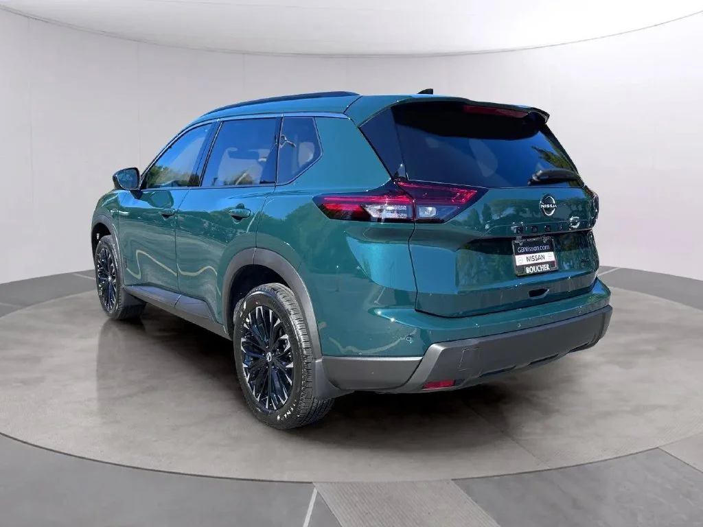New 2026 Obsidian Green Nissan Dark Armor image 5