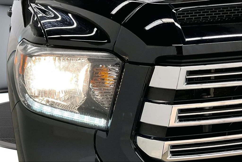 Used 2021 Black Toyota SR5 image 31