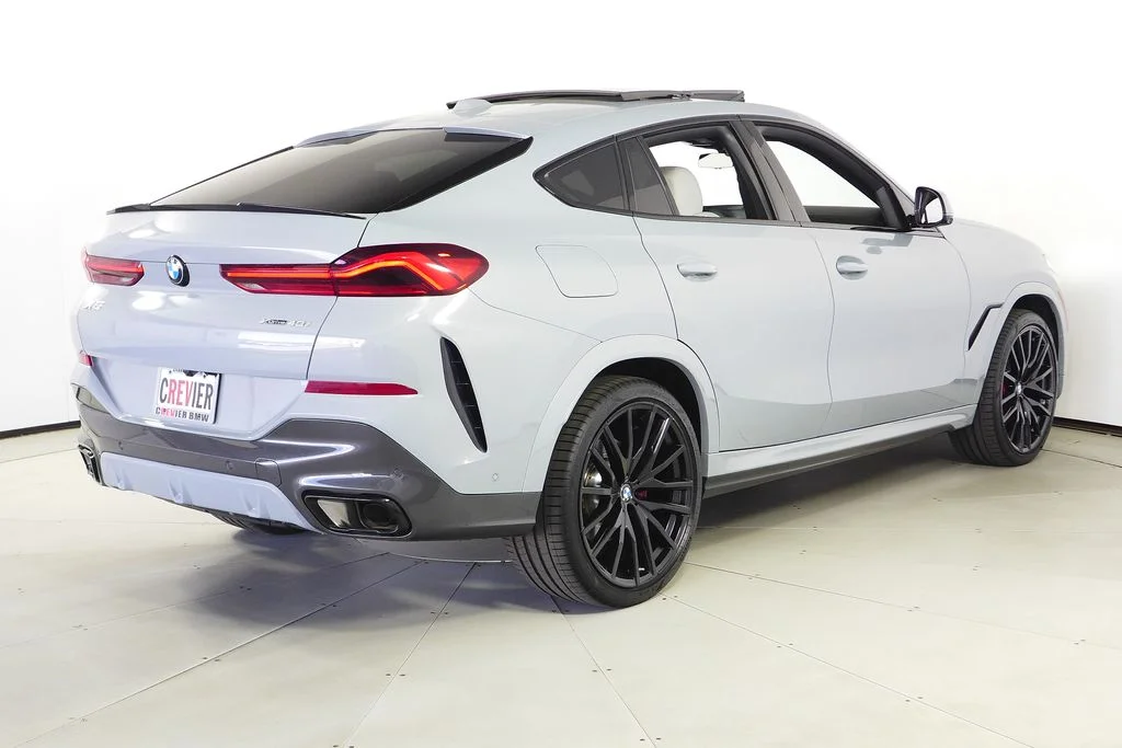 Used 2024 Gray BMW xDrive40i image 6