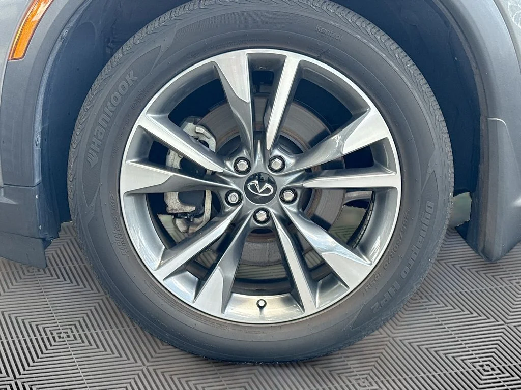 Used 2023 Gray INFINITI LUXE image 34