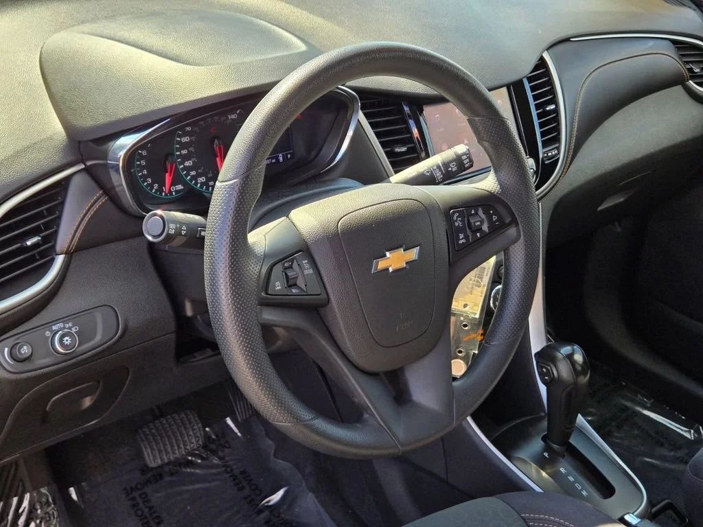 Used 2020 MOSAIC BLACK METALLIC Chevrolet LS image 18