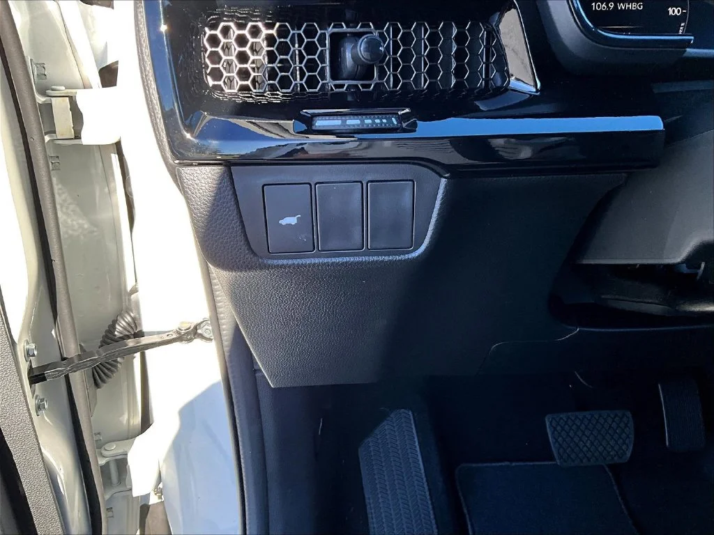 New 2027 Platinum White Pearl Honda Sport Touring Hybrid AWD image 18