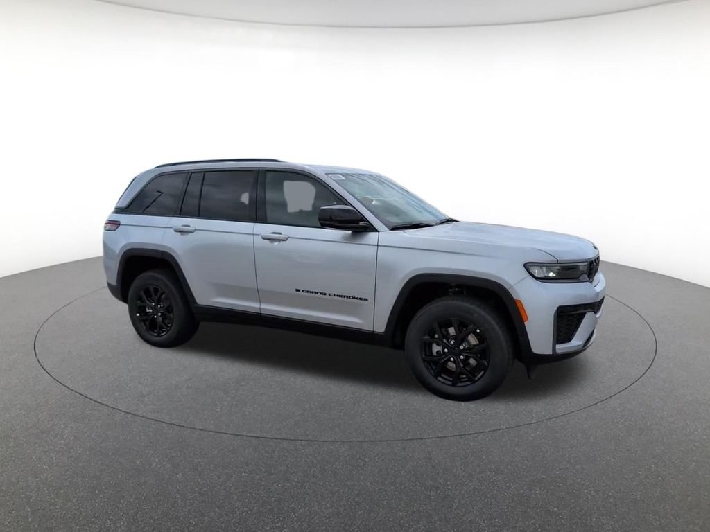 New 2026 Silver Jeep Altitude image 5