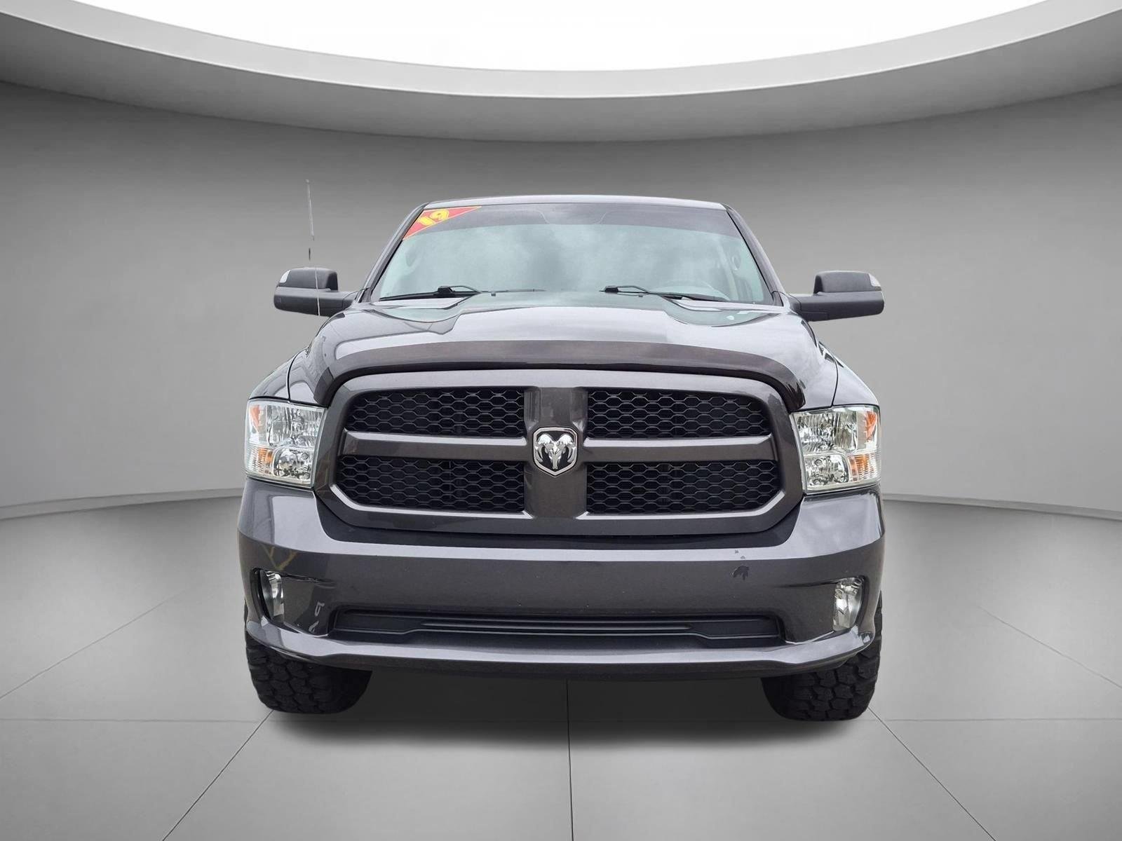 Used 2019 Granite Crystal Metallic Clearcoat Ram Express image 8