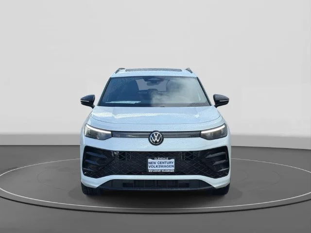 2026 Volkswagen Tiguan photo 2