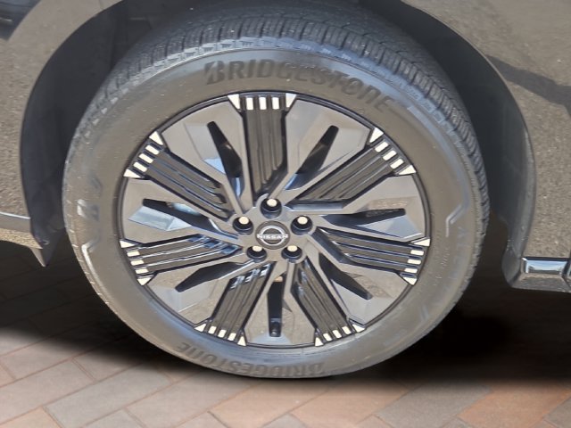 Certified Used 2025 Black Nissan Platinum image 31