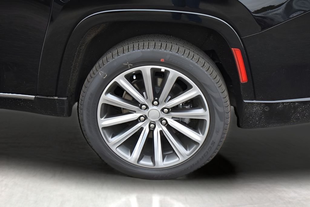 Used 2023 Black Jeep Base image 26