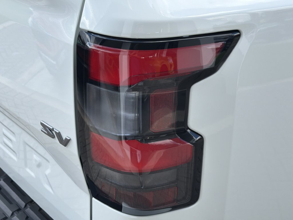 2024 Nissan Frontier SV - Photo 11