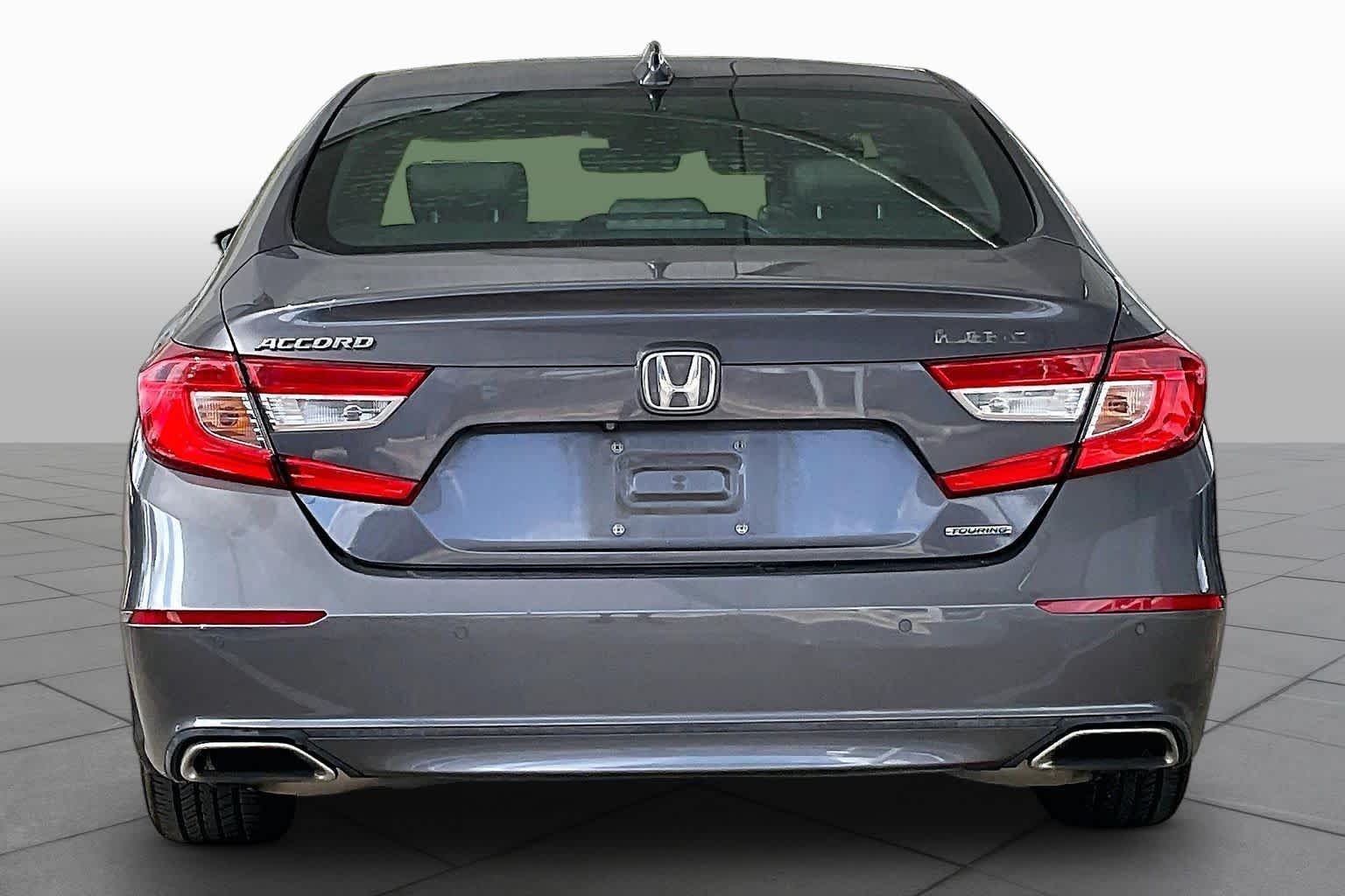 Used 2018 Modern Steel Metallic Honda Touring 1.5T image 5