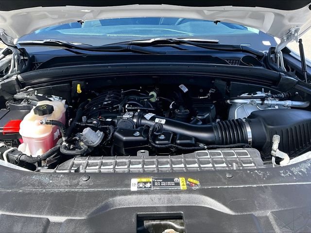 Used 2022 White Jeep Laredo image 10