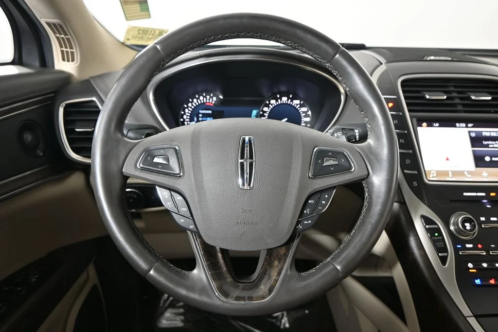 Used 2016 Black Lincoln Reserve image 35