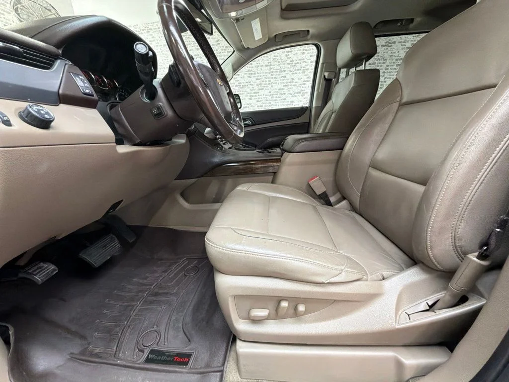 Used 2020 Silver Ice Metallic Chevrolet LT image 27