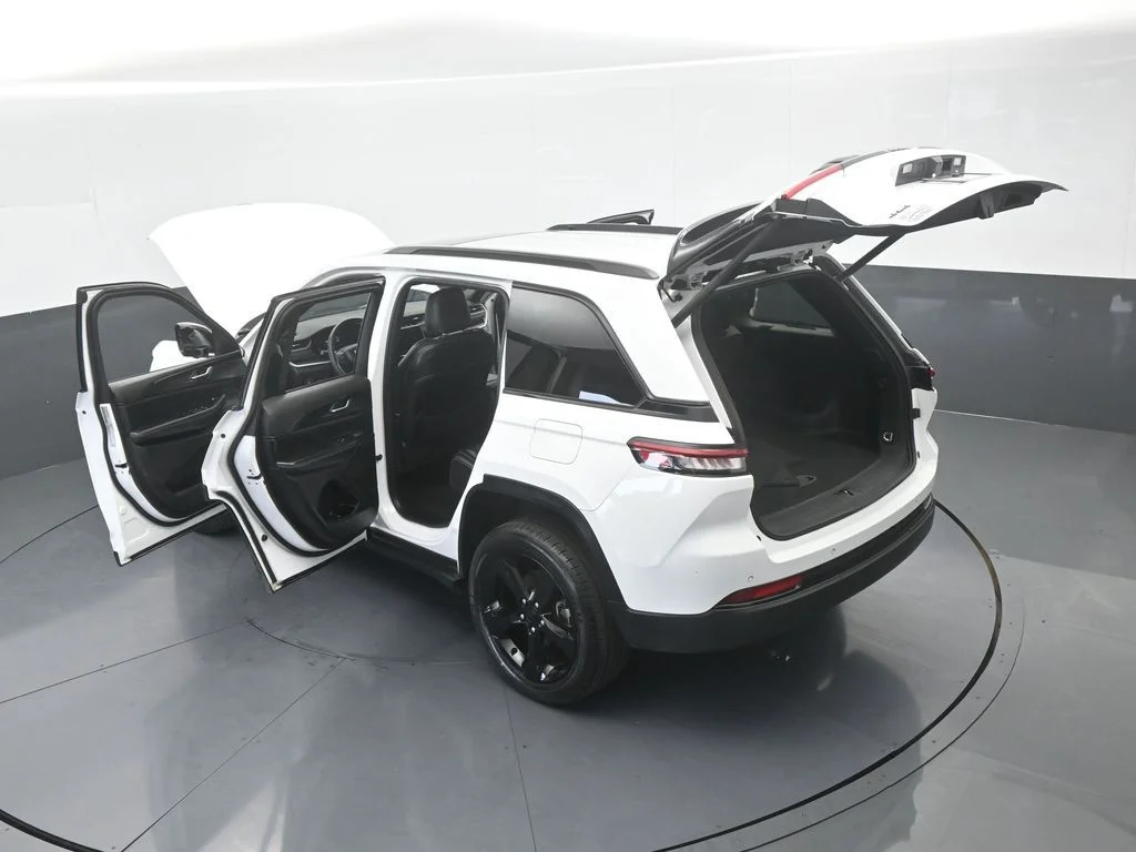 Used 2023 Bright White Clearcoat Jeep Altitude X image 65