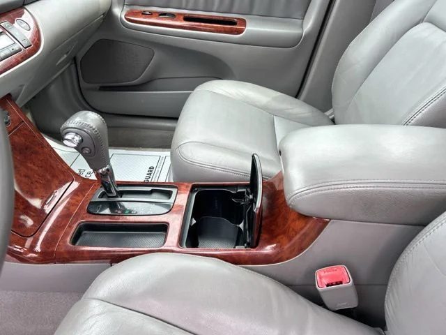 Used 2005 Phantom Gray Pearl Toyota XLE image 32