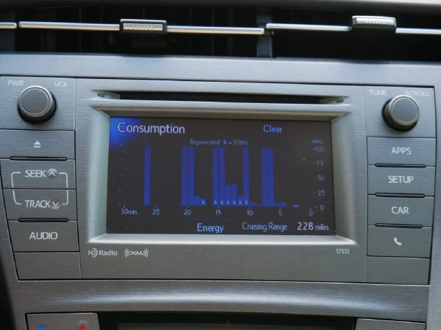 Used 2012 Pearl Toyota Three image 21