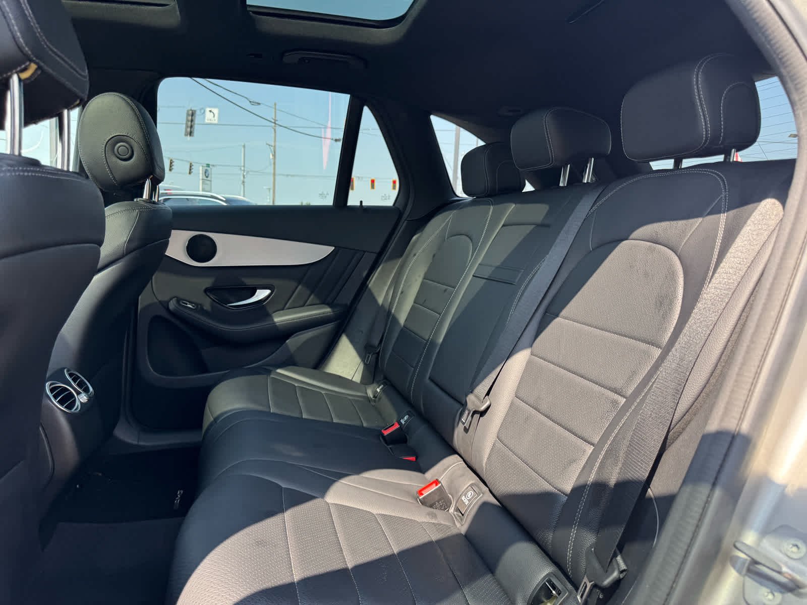 Used 2019 Mojave Silver Metallic Mercedes-Benz GLC 300 image 33