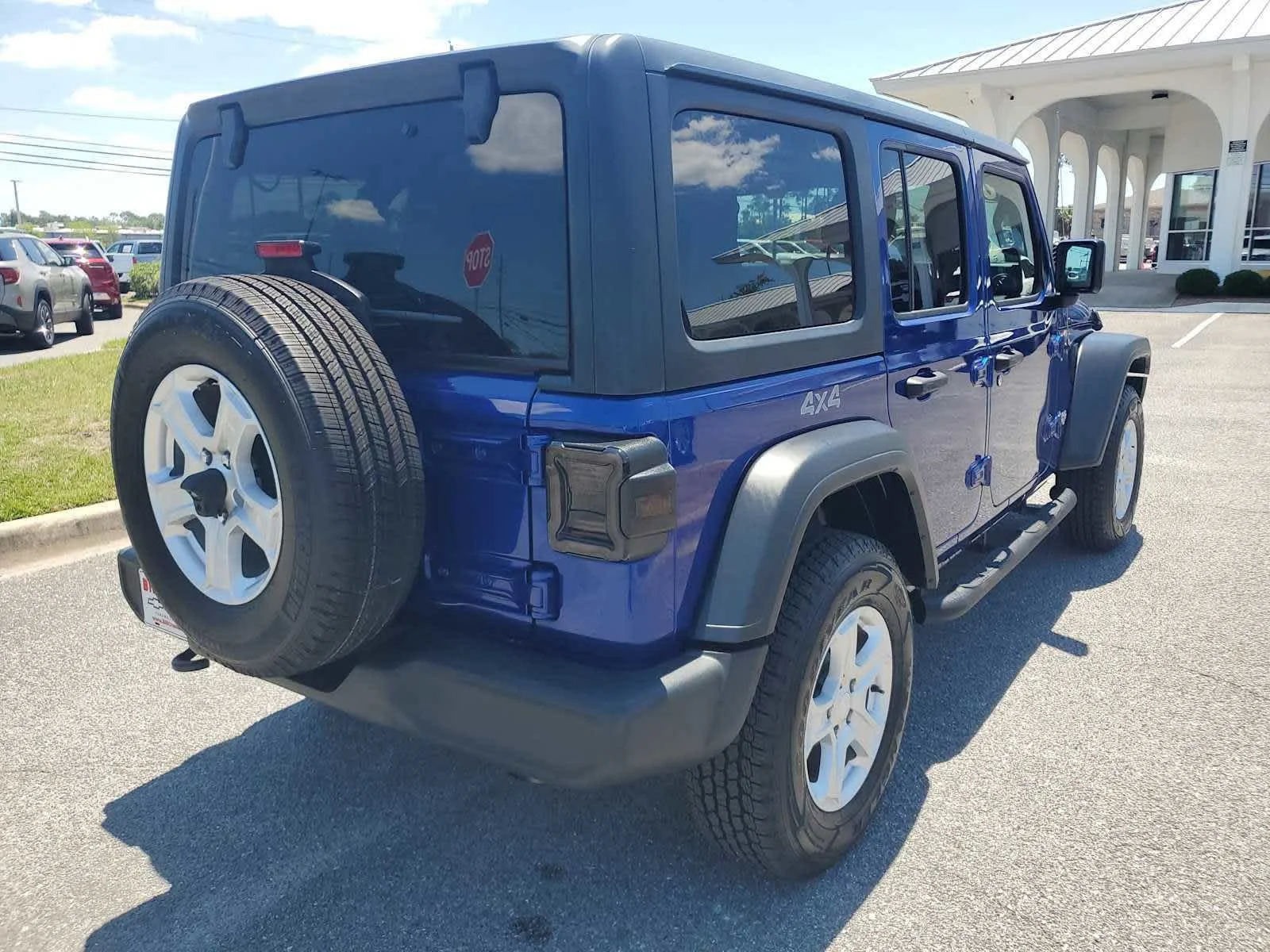 Used 2020 Ocean Blue Metallic Clea Jeep Sport S image 6