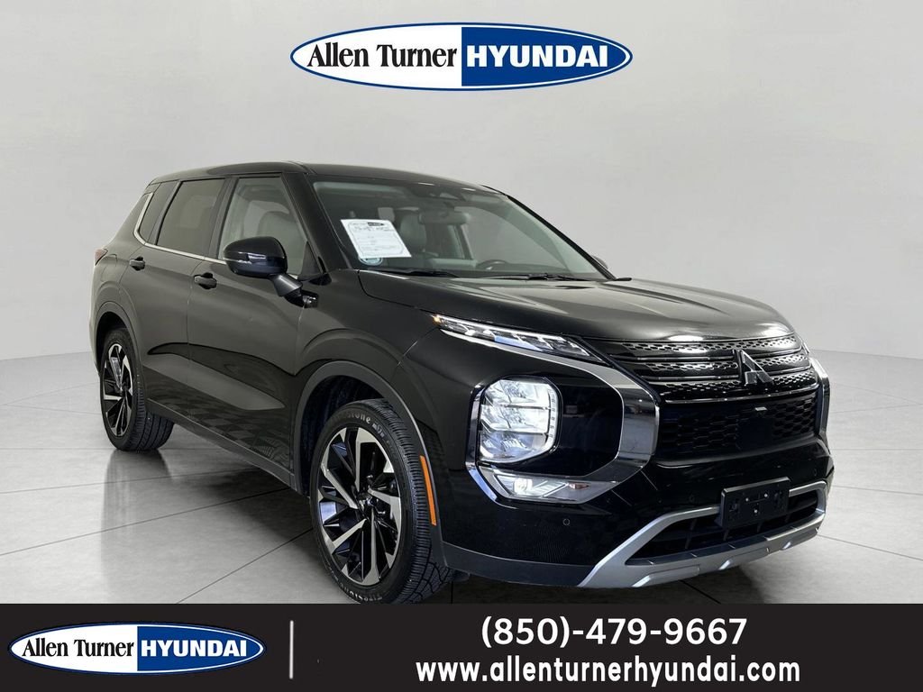 2024 Mitsubishi Outlander SE 2WD's photo