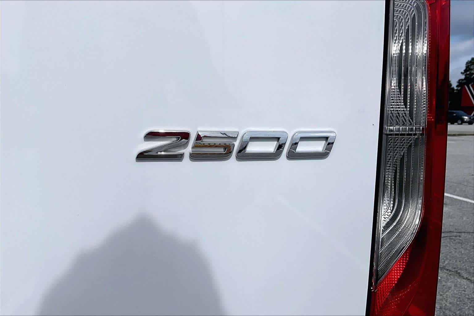 Used 2025 Arctic White Mercedes-Benz  image 10