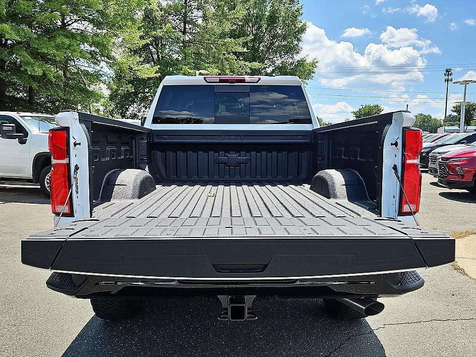 New 2026 Summit White Chevrolet LT image 5