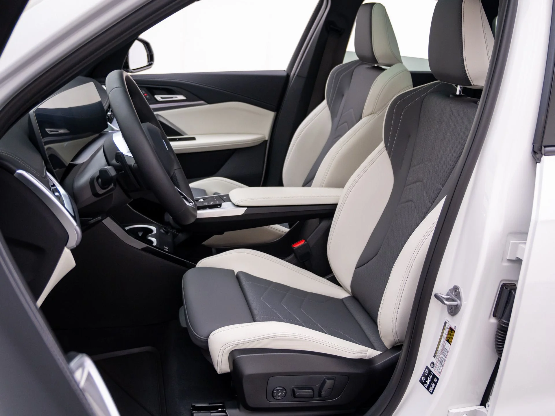 New 2026 White BMW xDrive28i image 17