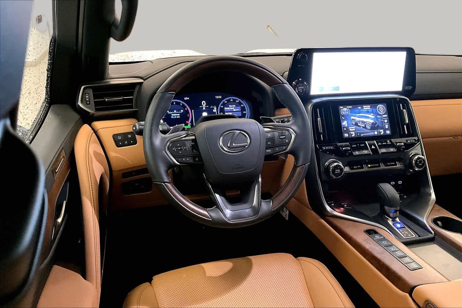 Used 2025 Eminent White Pearl Lexus Luxury image 16