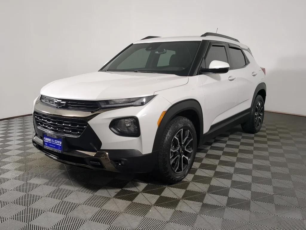 Used 2023 White Chevrolet ACTIV image 4