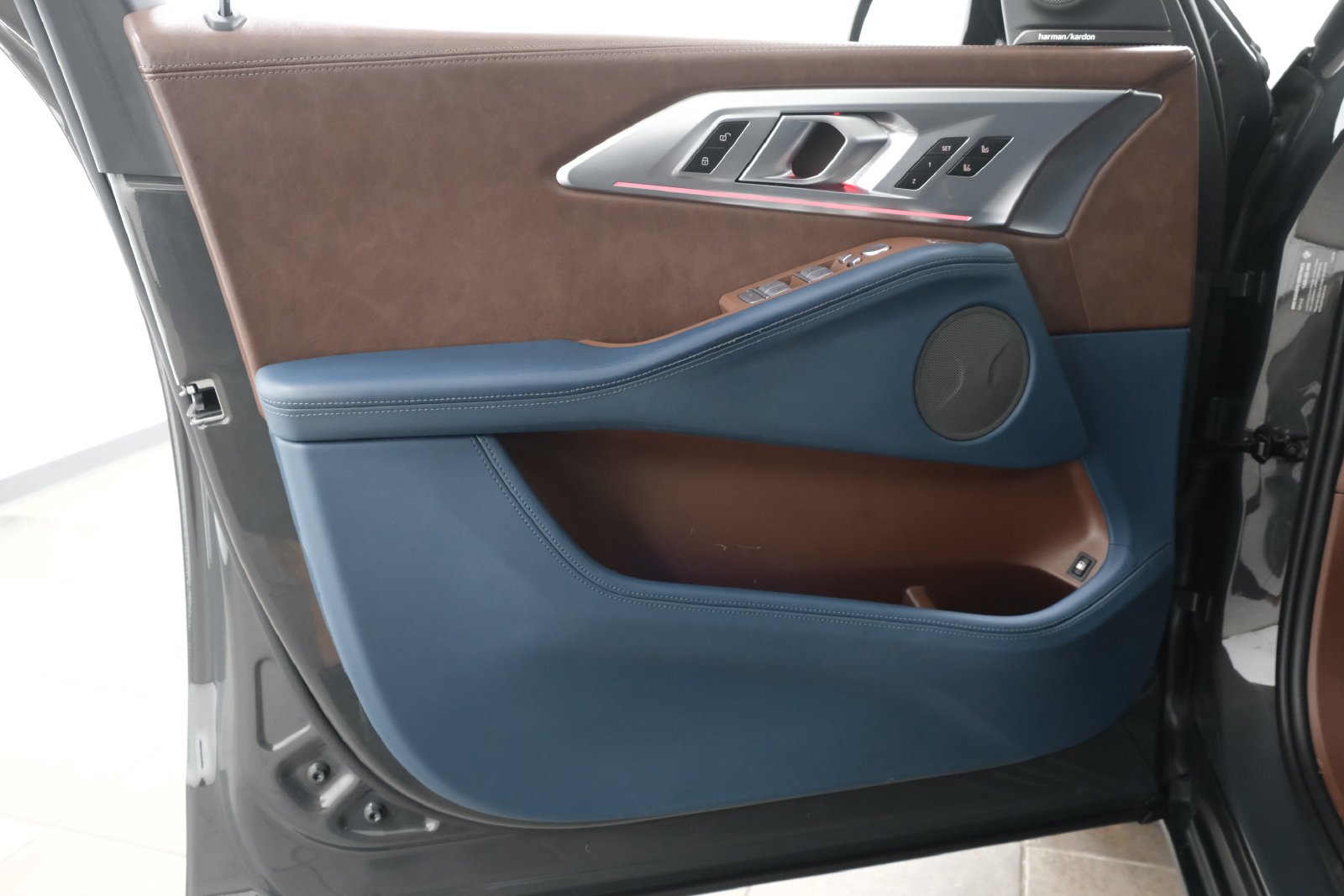 Used 2023 Dravit Gray Metallic BMW Base image 24