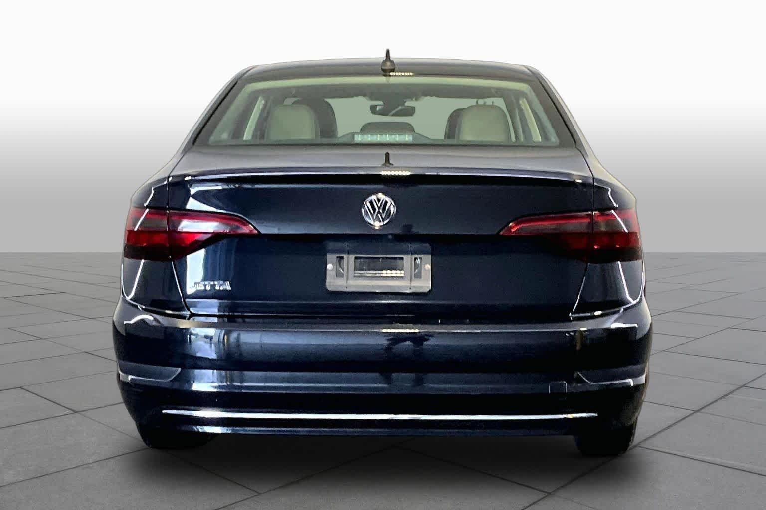 Used 2019 Deep Black Pearl Volkswagen SEL image 5