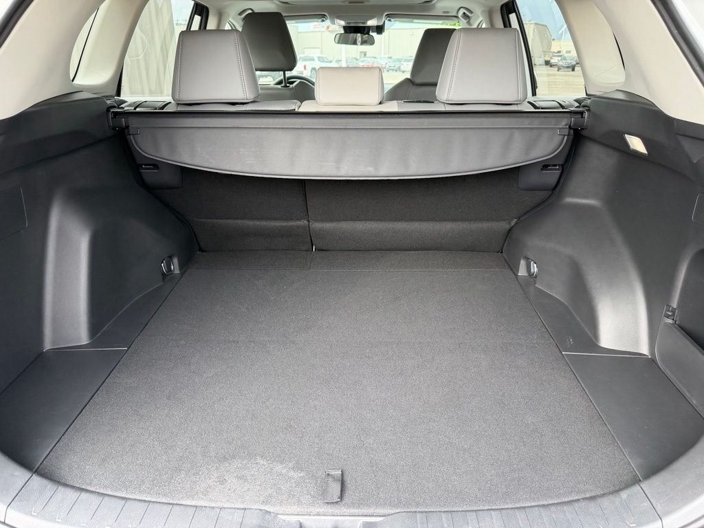 Used 2025 Beige Toyota XLE Premium image 30