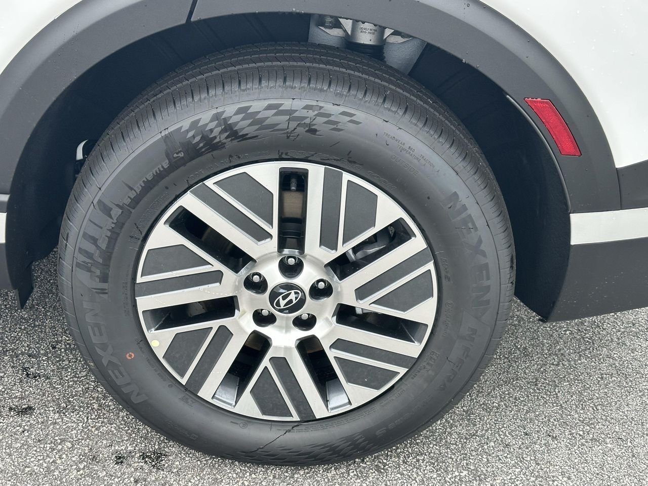 New 2026 Creamy White Pearl Hyundai Blue SEL Premium 7P image 17