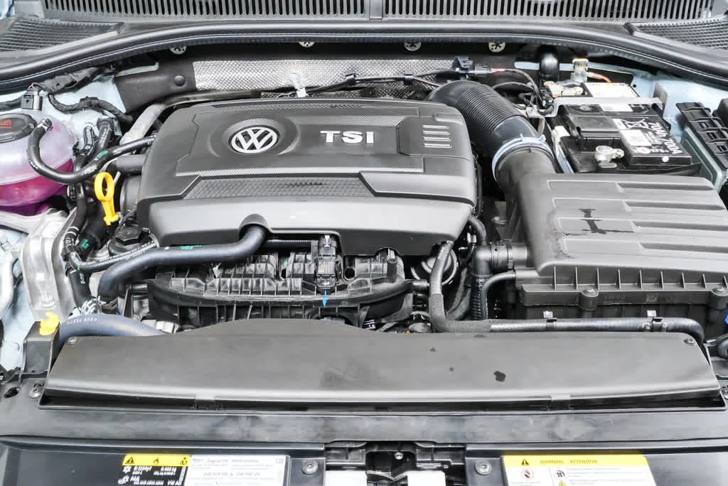New 2026 Monument Gray w/Deep Black Roof Volkswagen Autobahn image 31