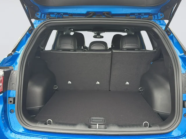 New 2026 Hydro Blue Pearl-Coat Exterior Paint Jeep Latitude image 17