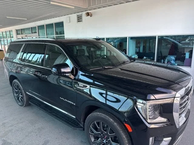 Used 2023 Onyx Black GMC SLT image 4