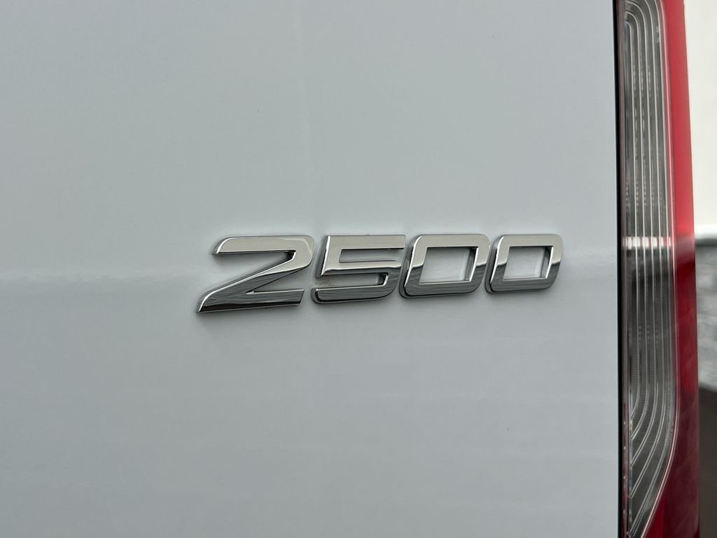 New 2026 Arctic+White Mercedes-Benz Cargo 144 WB image 24