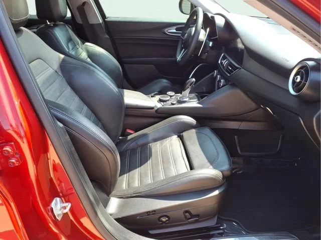 Used 2018  Alfa Romeo Ti Sport image 22