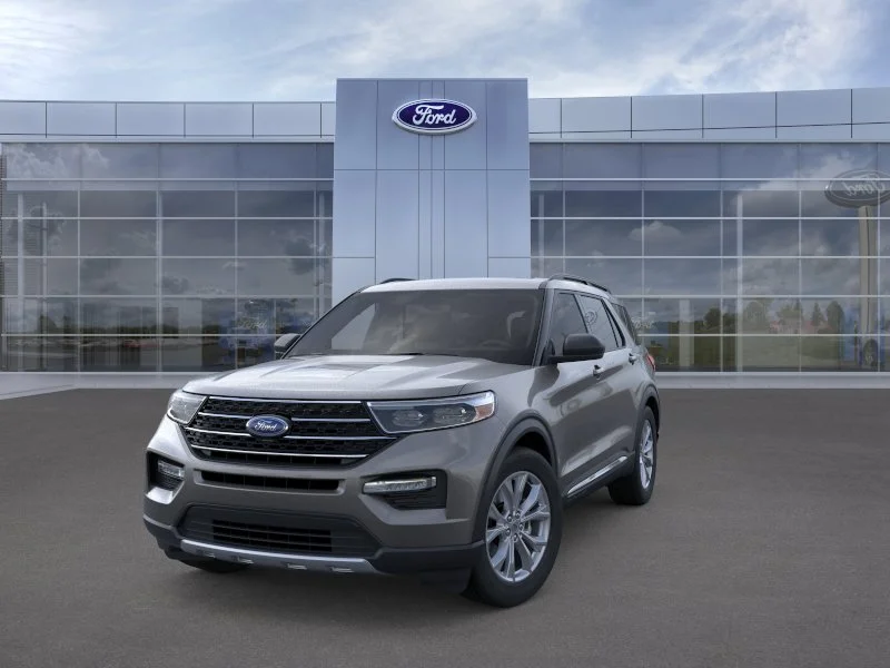 New 2024 Carbonized Gray Metallic Ford XLT image 2